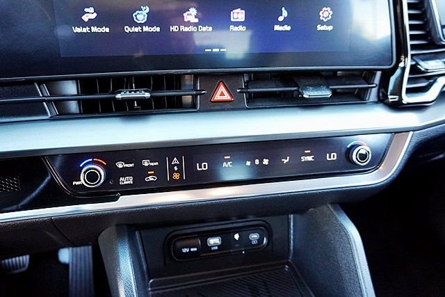 Used 2024 Kia Sportage EX image 28