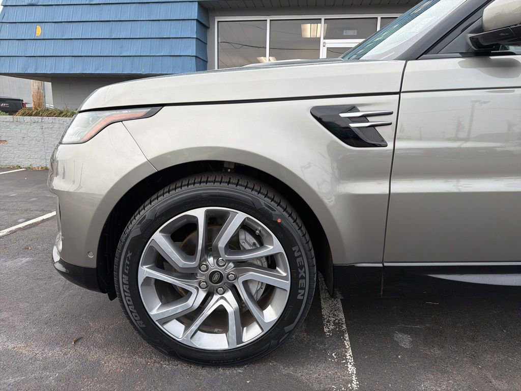 Used 2018 Land Rover Range Rover Sport HSE image 26