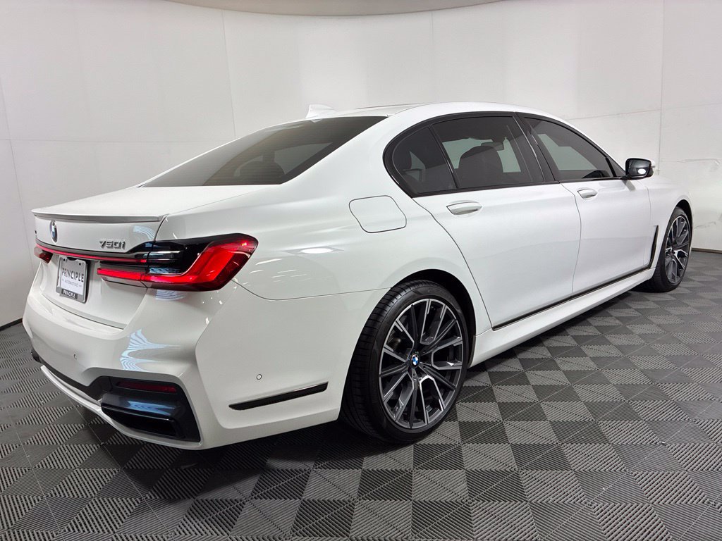 Used 2022 BMW 750i xDrive w/ Luxury Rear Seating Package AWD/4WD image 5