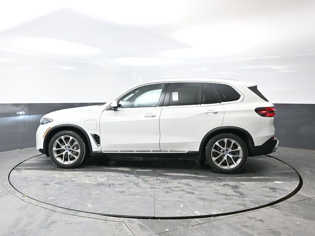 Used 2025 BMW X5 xDrive50e image 11