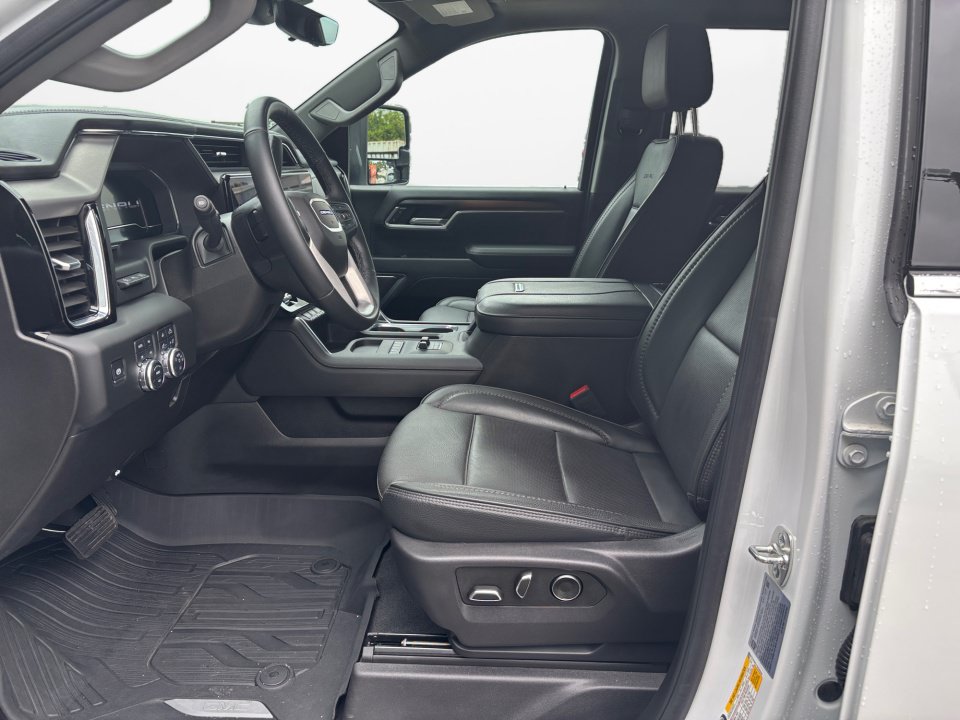 Certified 2025 GMC Sierra 3500 Denali w/ Denali Reserve Package AWD/4WD image 9