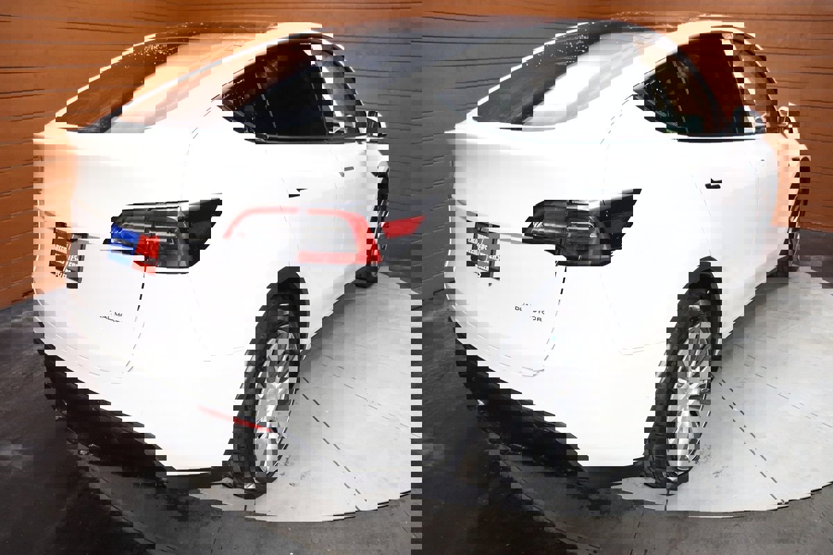 Used 2023 Tesla Model Y Long Range image 16