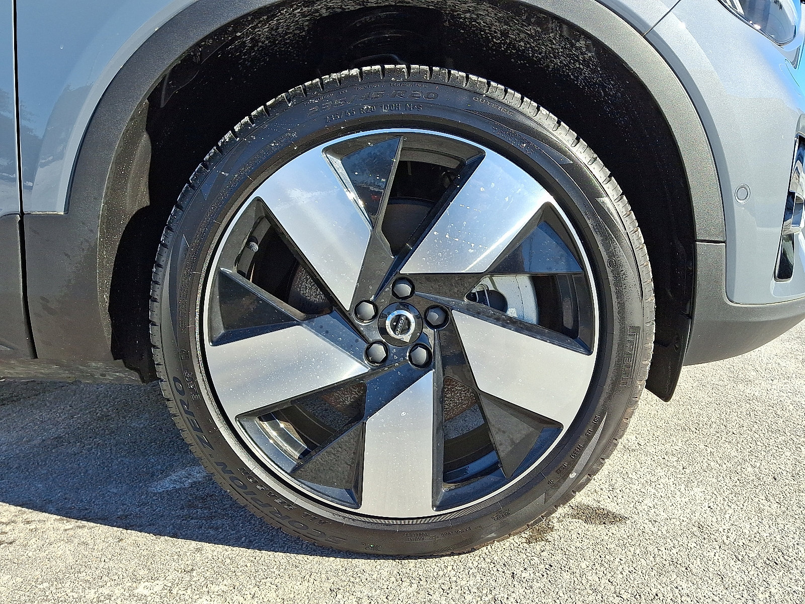 Certified 2023 Volvo C40 P8 Recharge Ultimate image 8