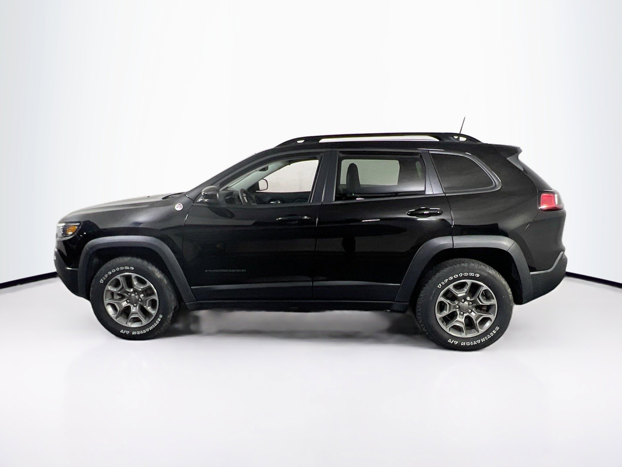 Used 2022 Jeep Cherokee Trailhawk w/ Technology Group B AWD/4WD image 8