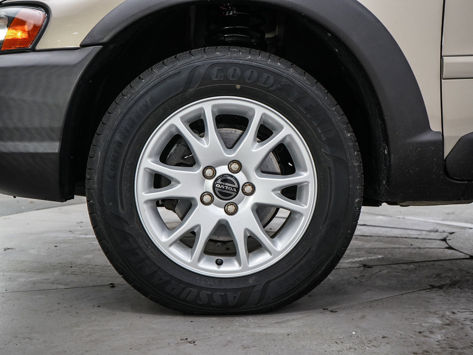 Used 2004 Volvo XC70 AWD/4WD image 27