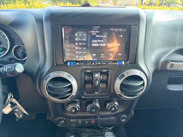 Used 2015 Jeep Wrangler Unlimited Sport w/ Quick Order Package 24S AWD/4WD image 16