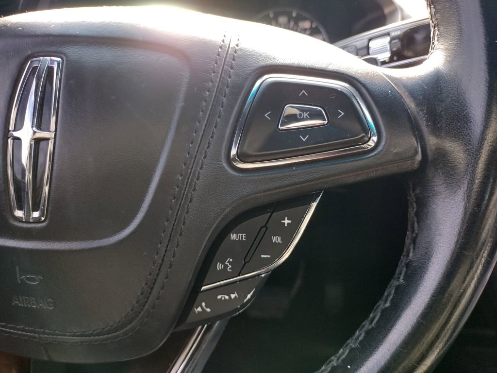 Used 2018 Lincoln MKZ Reserve image 23