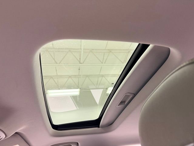 Certified 2025 Chevrolet Trax ACTIV w/ Sunroof Package image 19