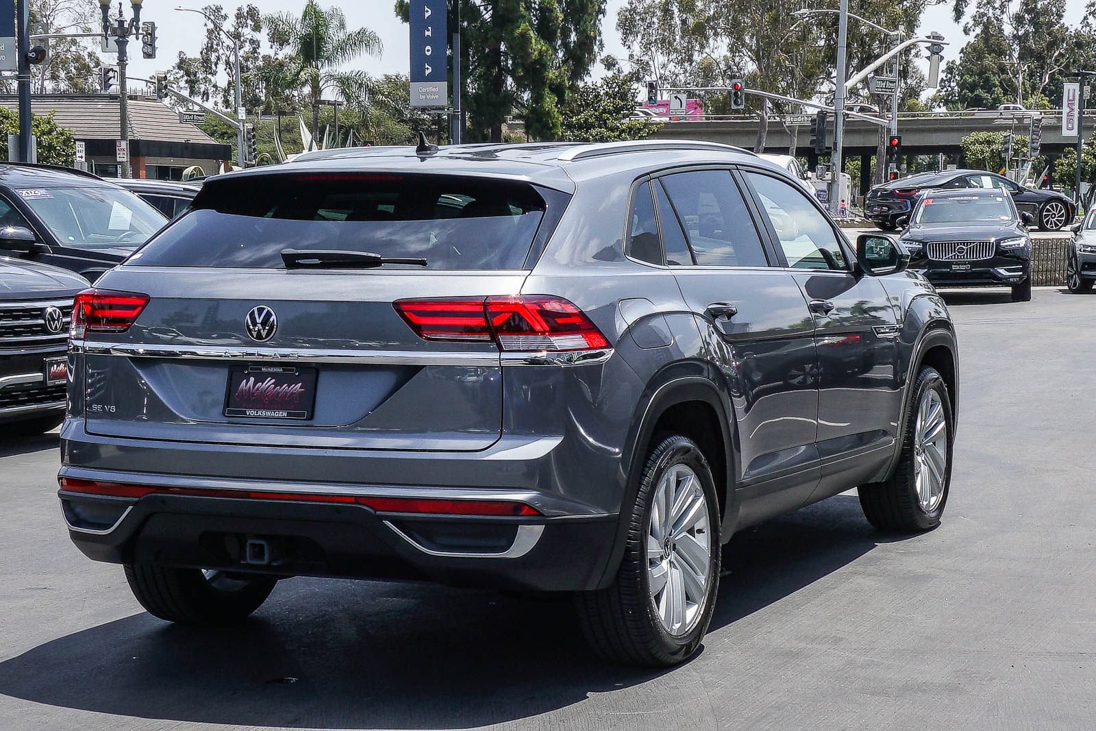Certified 2023 Volkswagen Atlas Cross Sport SE FWD image 6