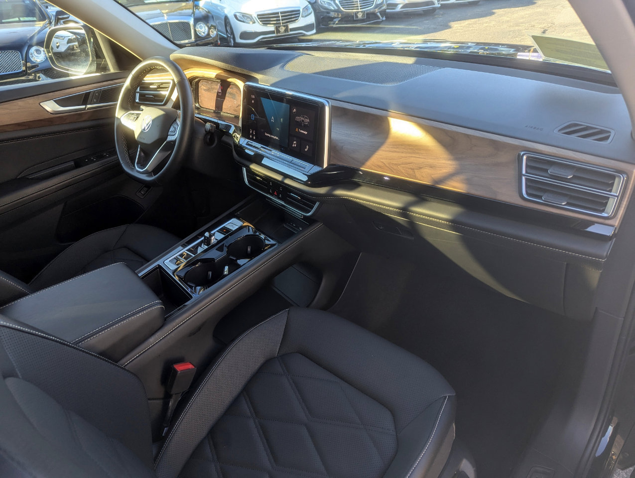 Used 2024 Volkswagen Atlas SE image 29