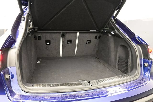 Certified 2025 Porsche Macan AWD/4WD image 16