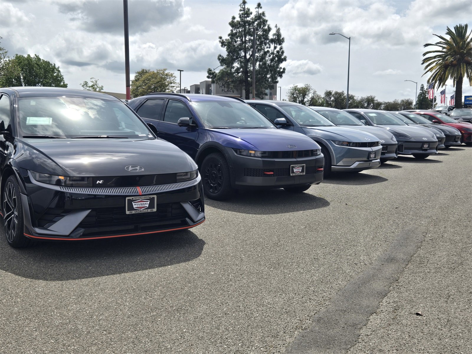 Used 2021 Toyota C-HR LE image 8