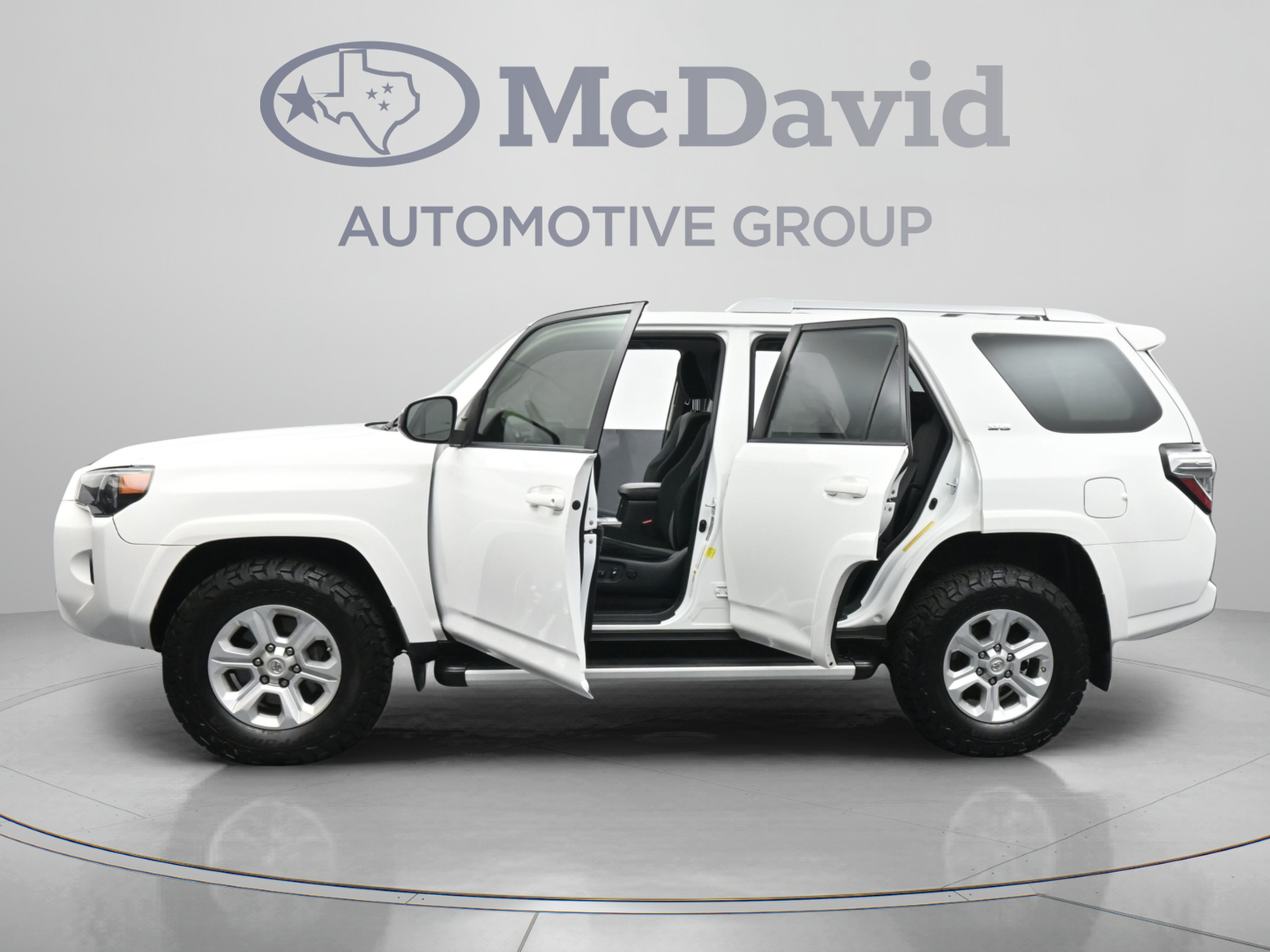 Used 2018 Toyota 4Runner SR5 AWD/4WD image 41