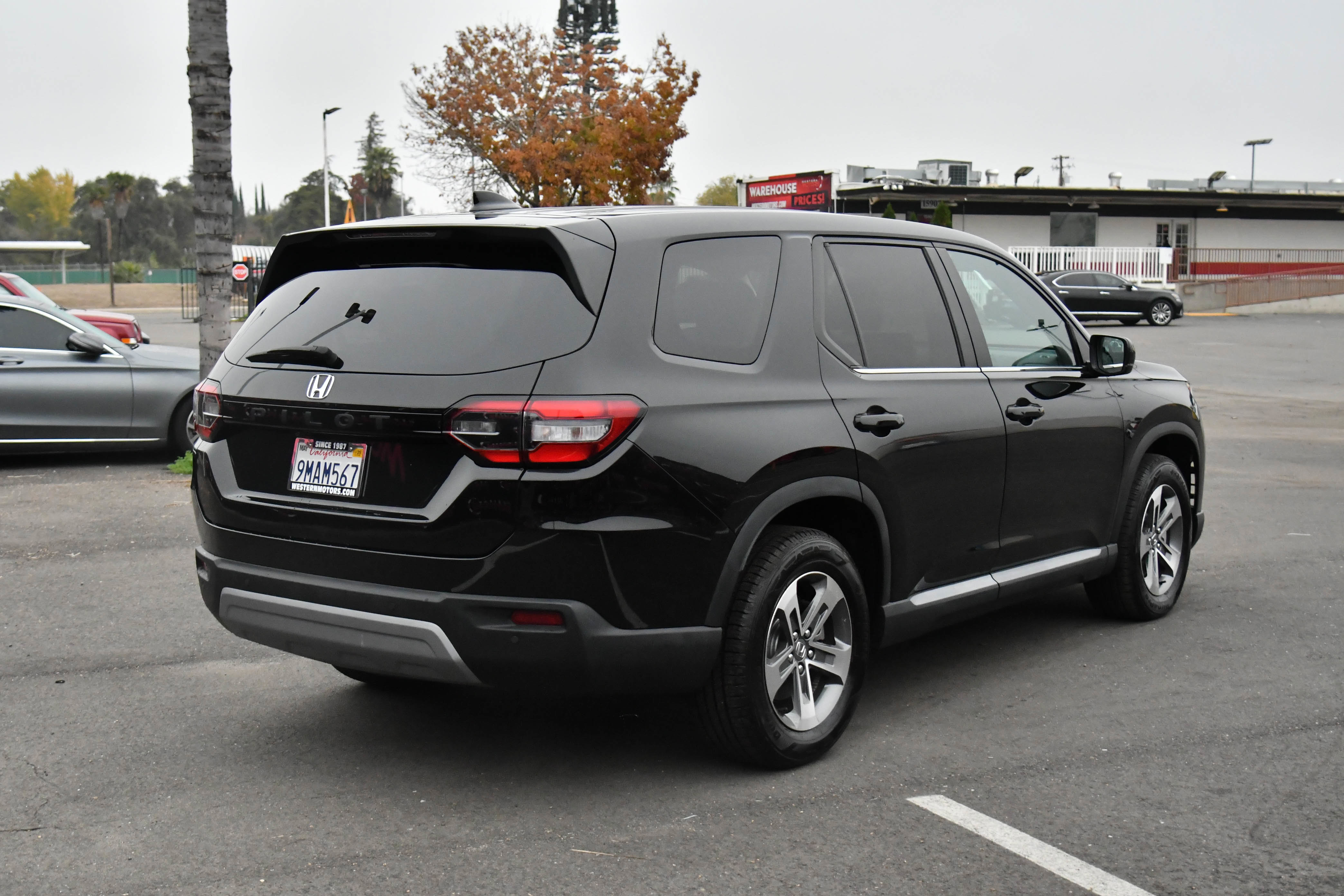 Used 2025 Honda Pilot EX-L image 8