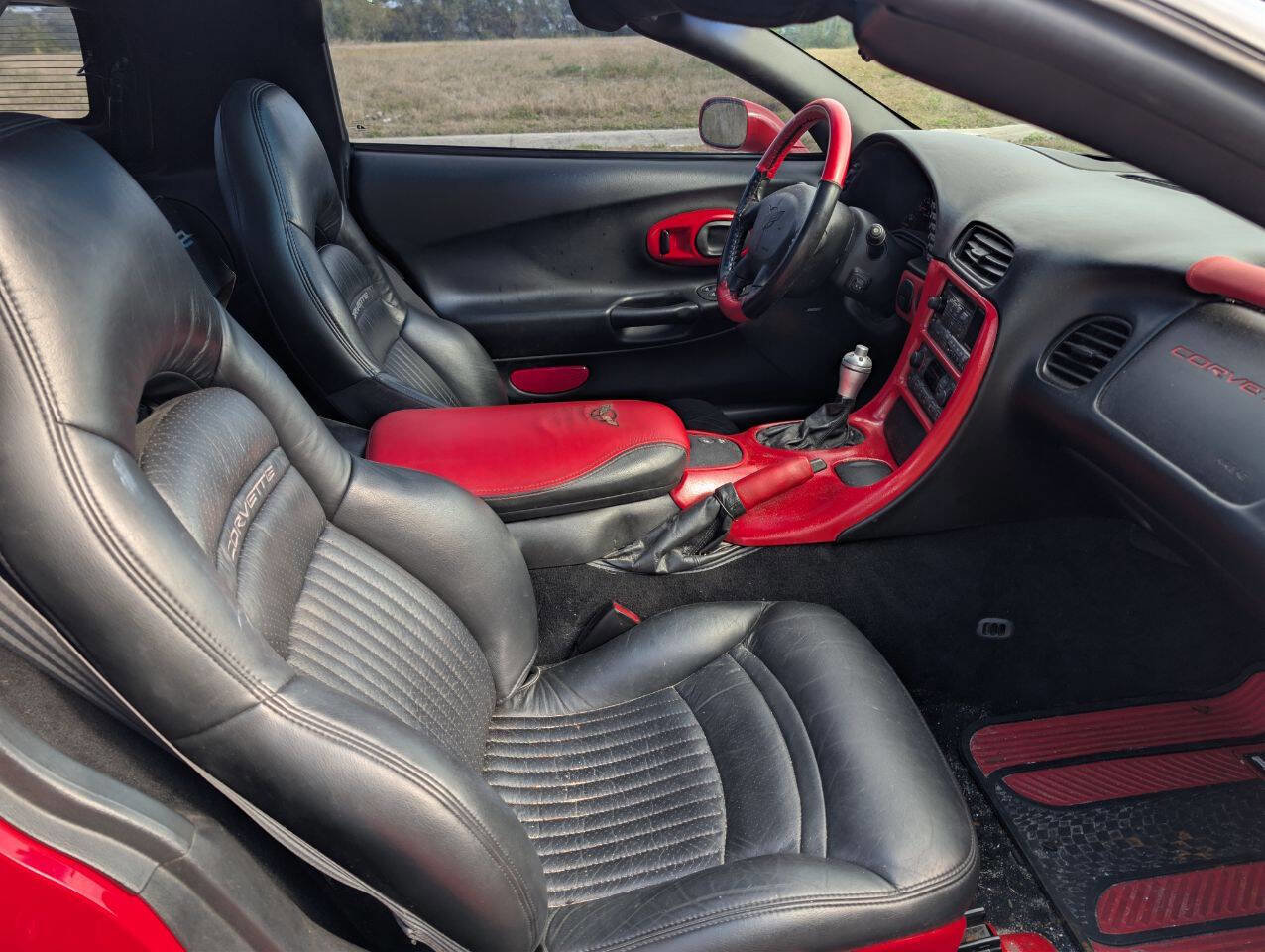 Used 2000 Chevrolet Corvette Coupe w/ Roof Pkg image 15