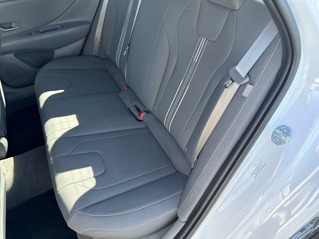 Used 2024 Hyundai Elantra SEL image 12
