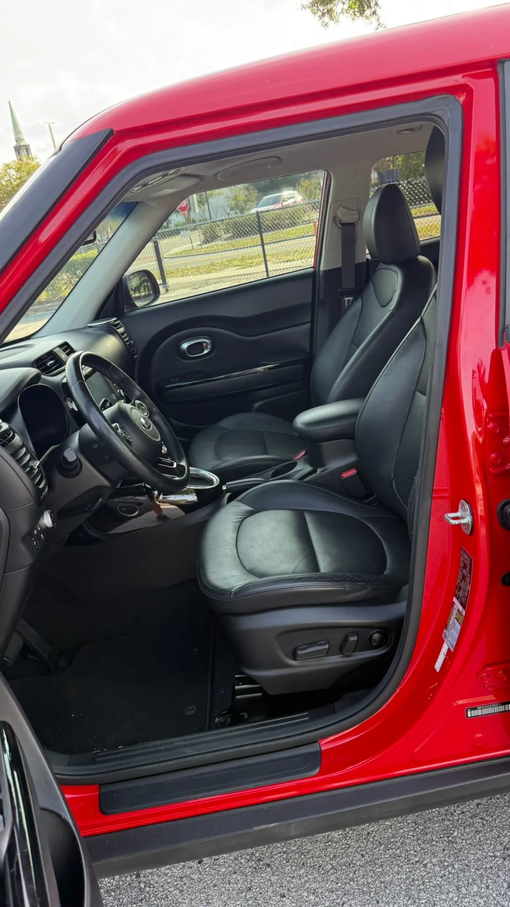 Used 2016 Kia Soul ! w/ Premium Package FWD image 10
