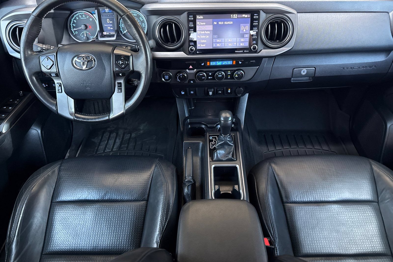 Used 2020 Toyota Tacoma SR5 AWD/4WD image 14