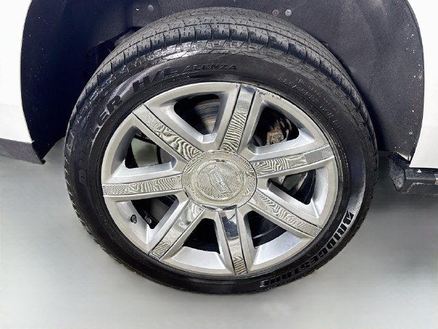 Used 2019 Cadillac Escalade Premium Luxury AWD/4WD image 32