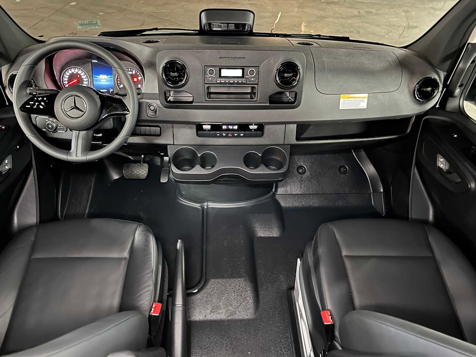 Used 2025 Mercedes-Benz Sprinter 2500 image 33