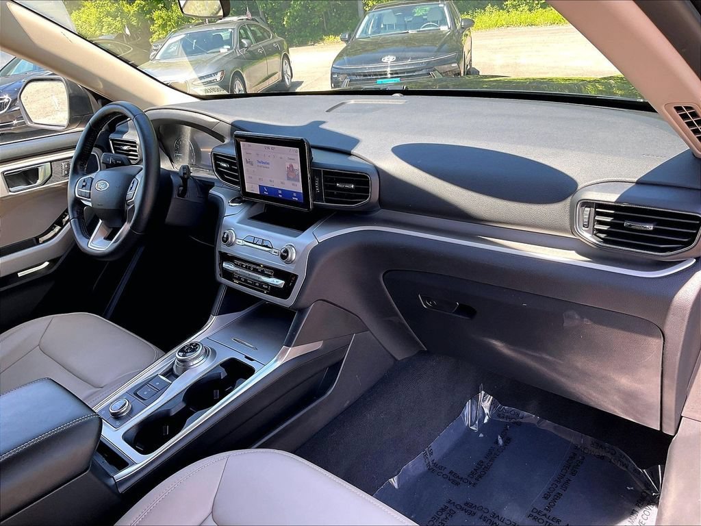 Used 2022 Ford Explorer XLT AWD/4WD image 14