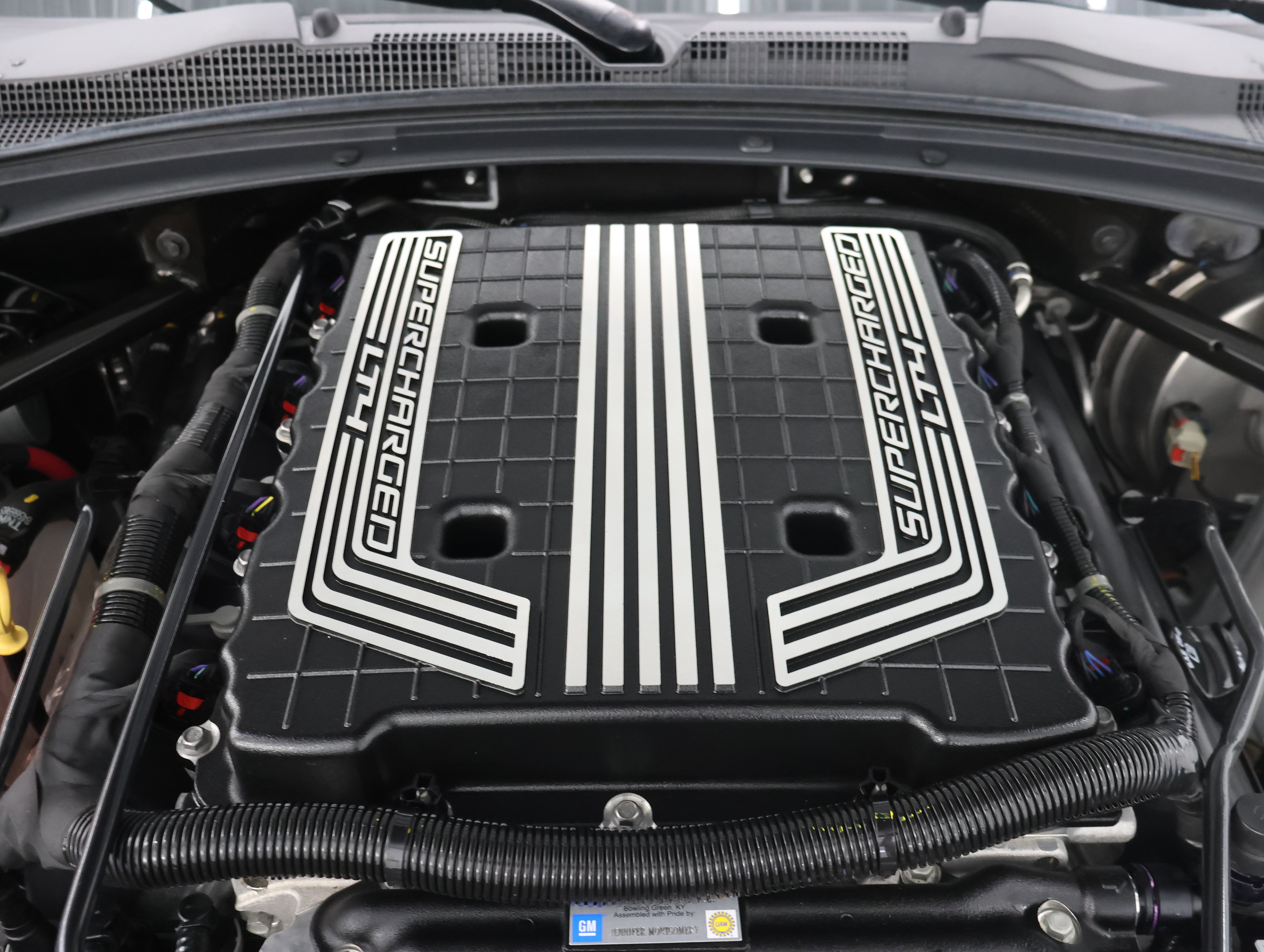 Used 2020 Chevrolet Camaro ZL1 RWD image 19