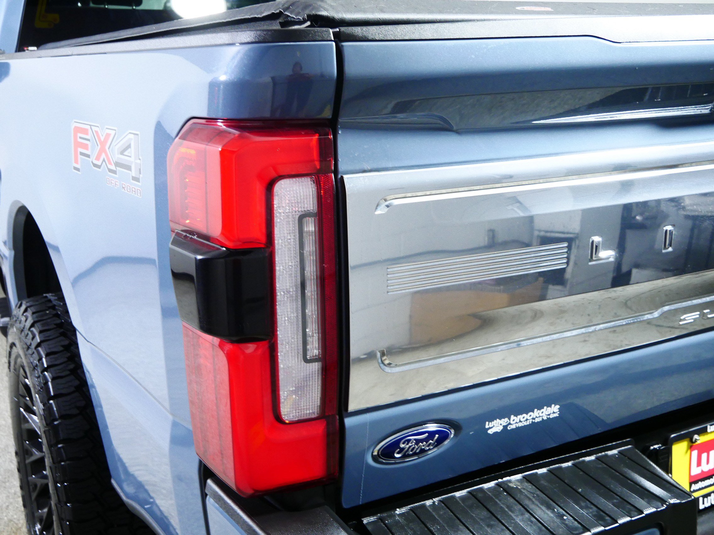 Used 2023 Ford F350 Limited w/ FX4 Off-Road Package AWD/4WD image 17