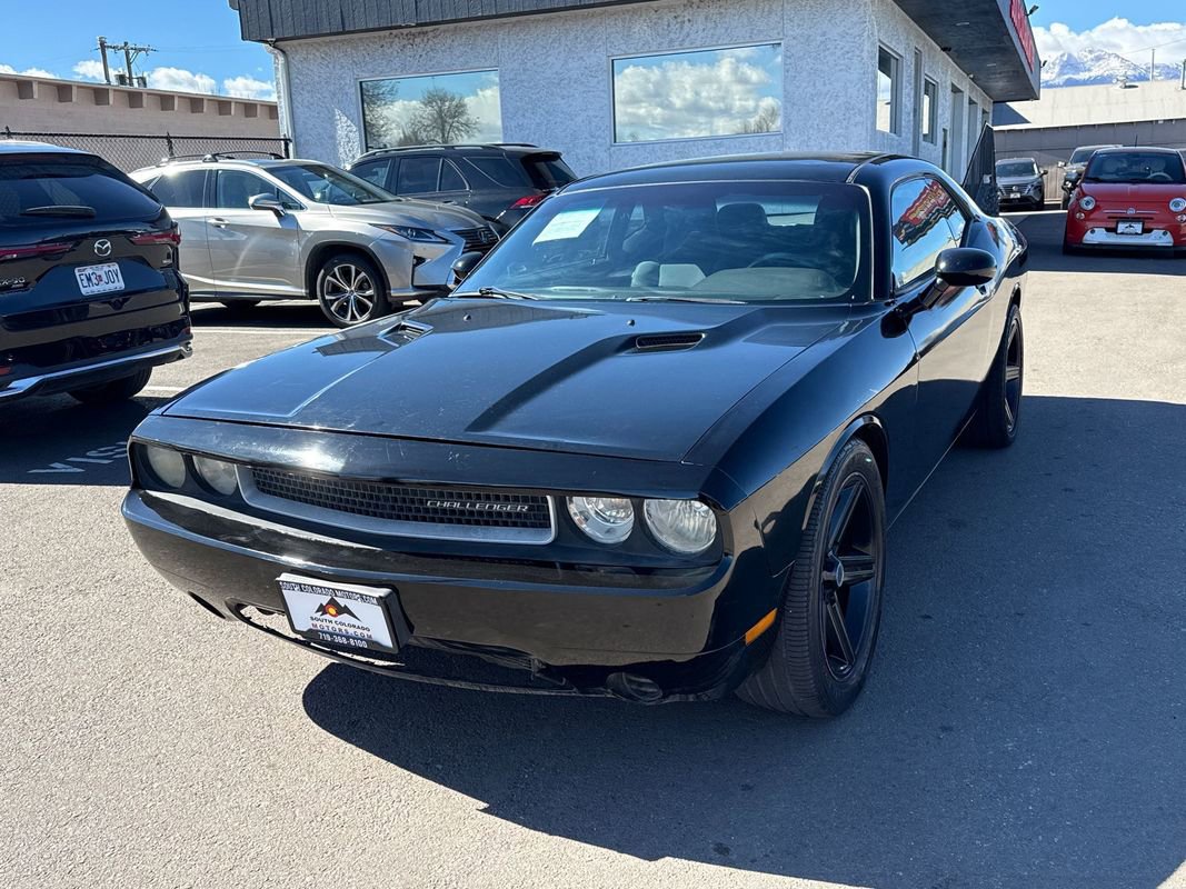 Used 2013 Dodge Challenger SXT image 3