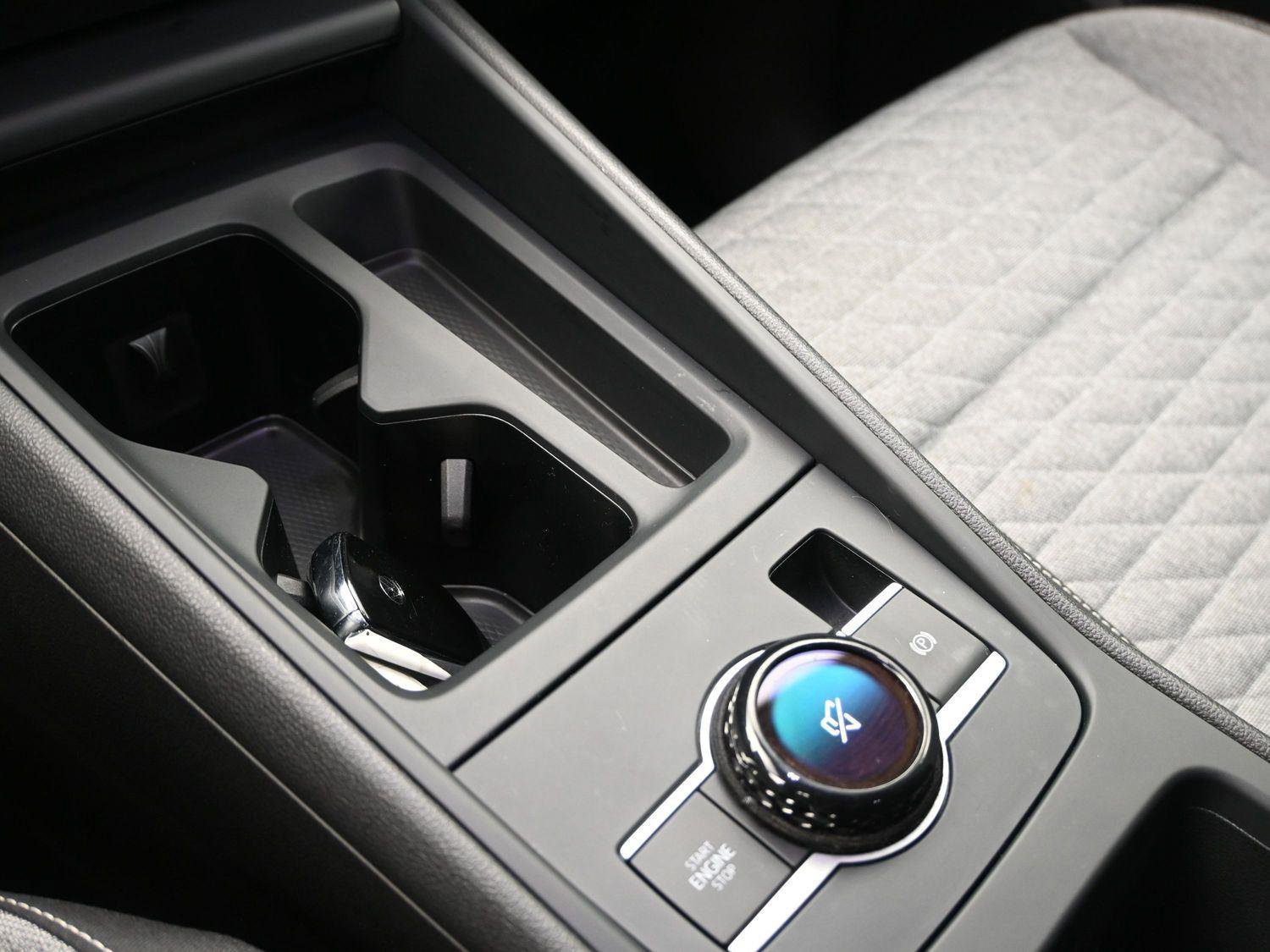 Certified 2025 Volkswagen Tiguan S image 5