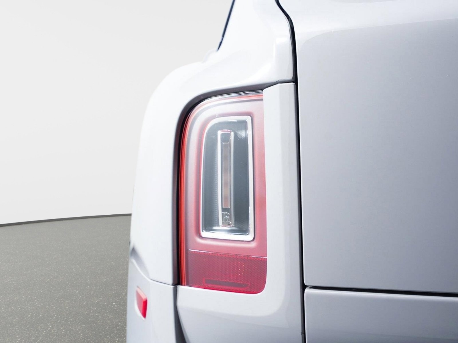 Used 2024 Rolls-Royce Cullinan Black Badge AWD/4WD image 14