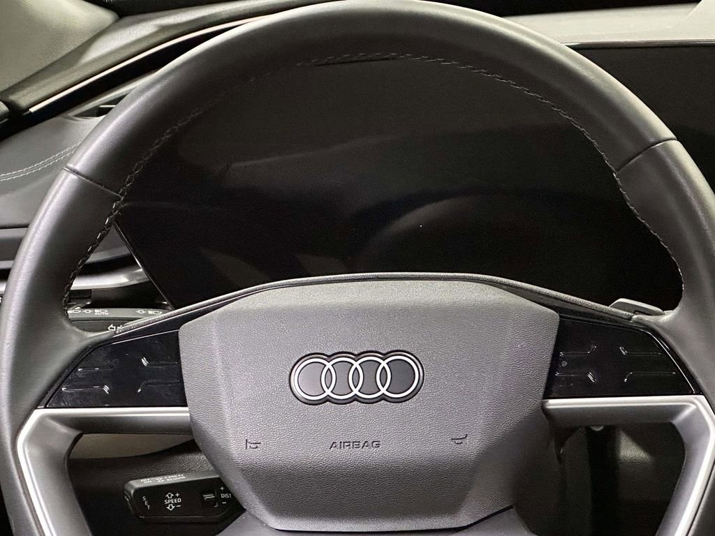 Used 2025 Audi Q5 Premium w/ Convenience Package image 18