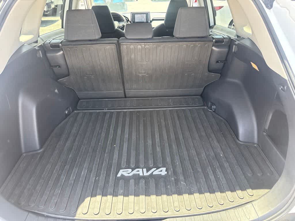 Used 2020 Toyota RAV4 LE w/ All Weather Liner Package AWD/4WD image 10