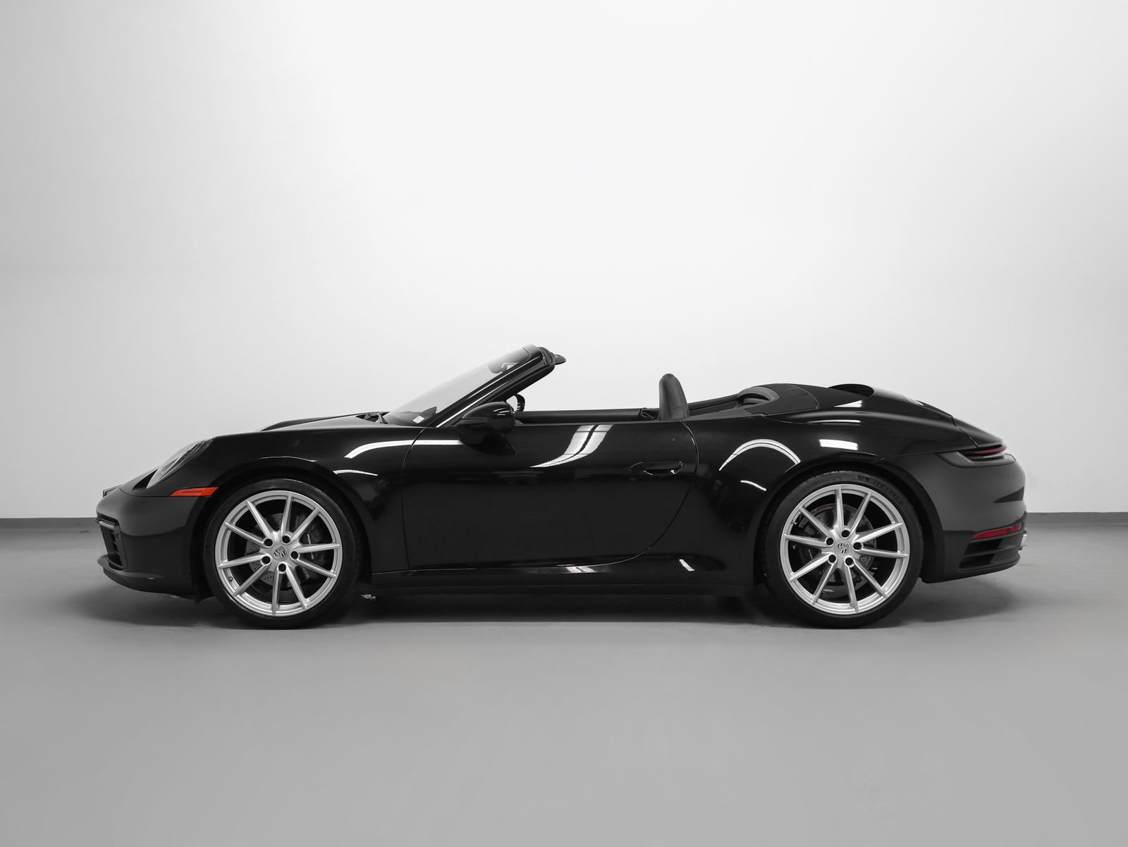 Certified 2022 Porsche 911 Carrera RWD image 2