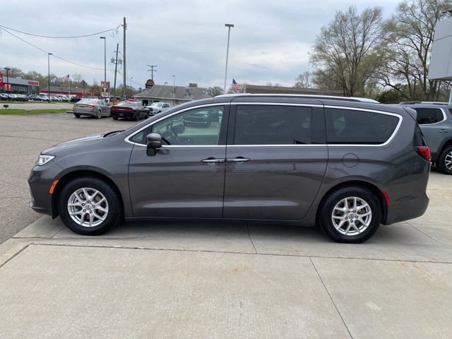 Used 2021 Chrysler Pacifica Touring-L FWD image 8