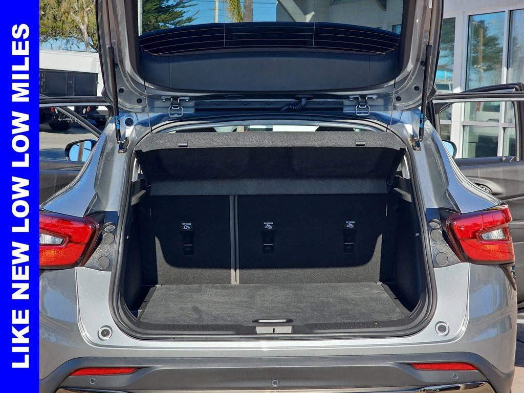 Used 2025 Chevrolet Trax ACTIV w/ Driver Confidence Package image 12