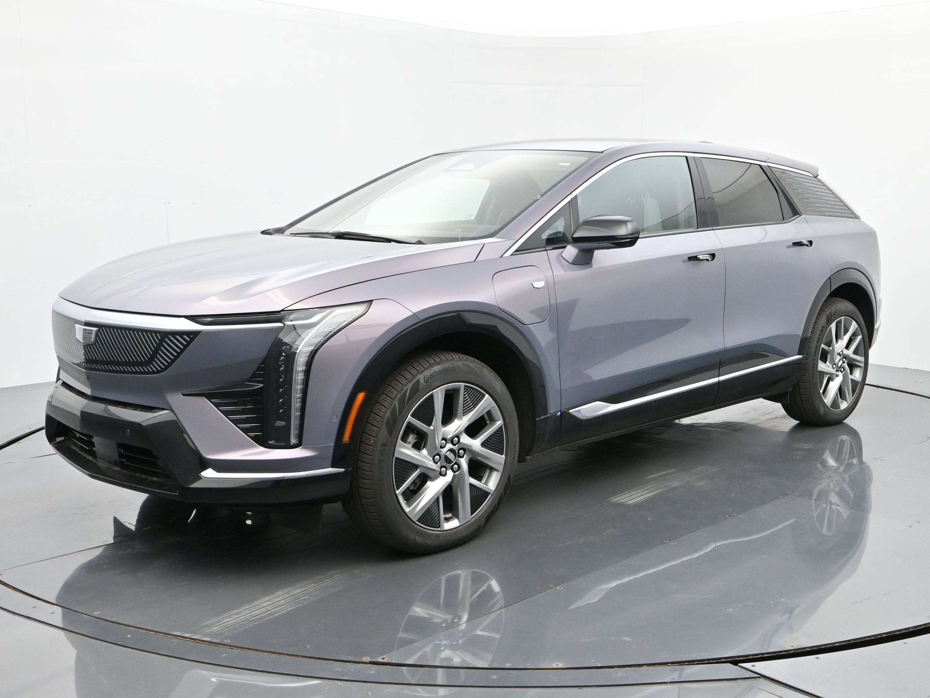 New 2025 Cadillac Optiq Luxury 1