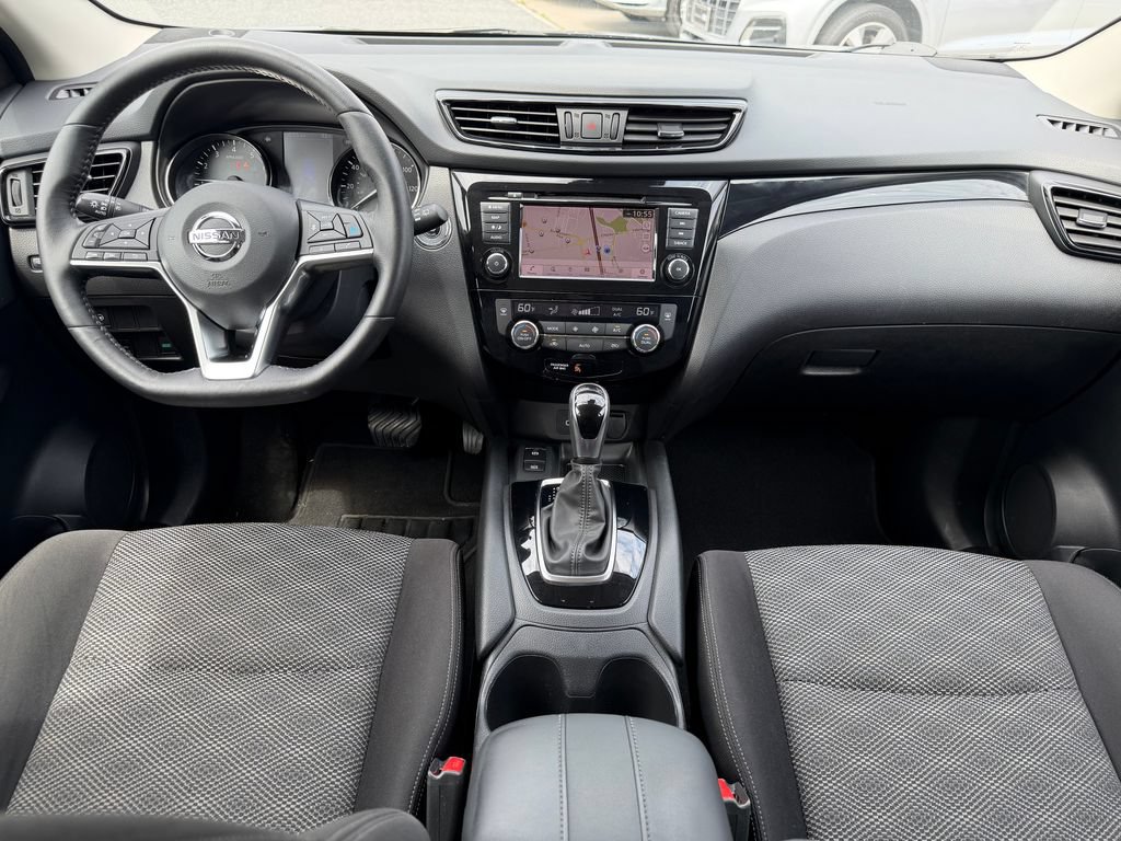 Used 2019 Nissan Rogue Sport SV w/ Technology Package AWD/4WD image 2