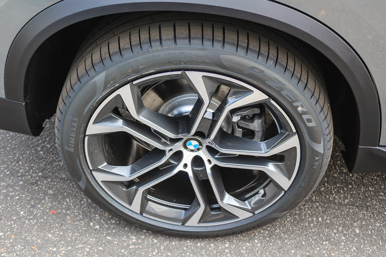 New 2026 BMW X5 sDrive40i w/ Premium Package RWD image 8