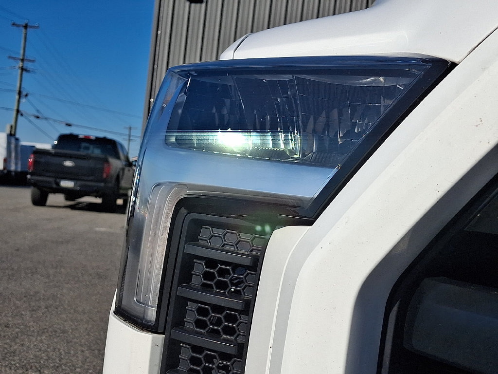 Used 2022 Toyota Tundra SR5 AWD/4WD image 9