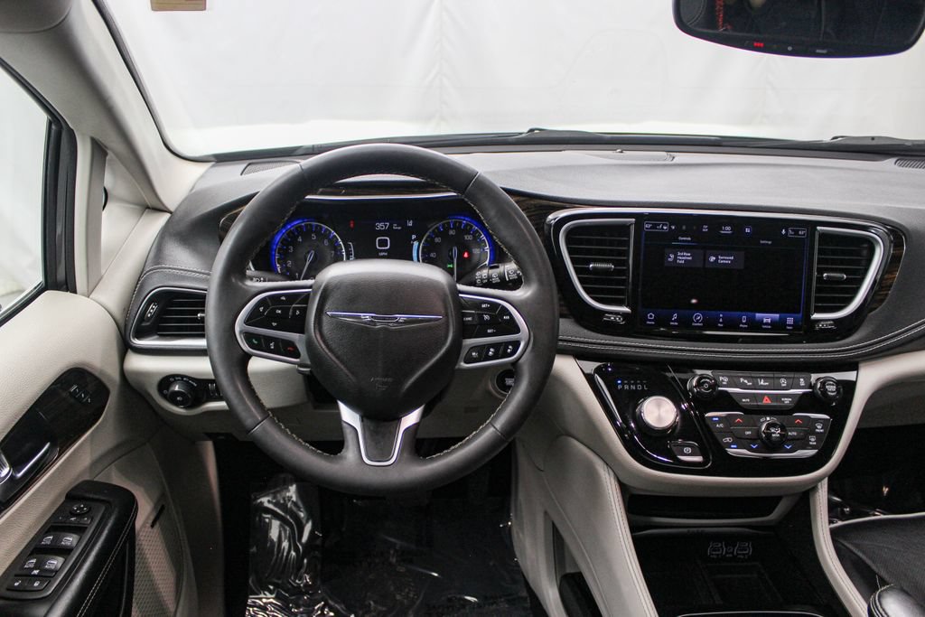 Used 2022 Chrysler Pacifica Limited FWD image 28
