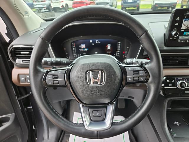Used 2025 Honda Pilot Elite image 32