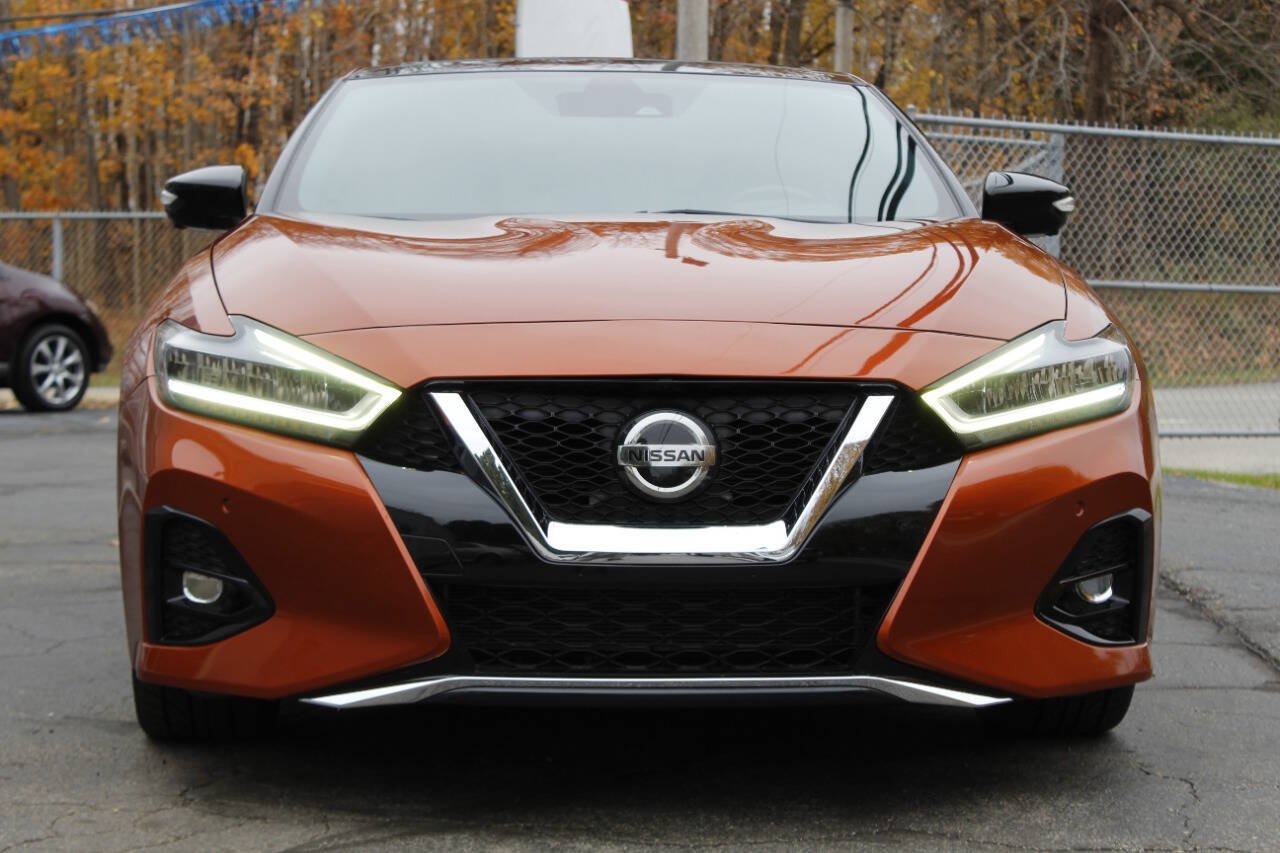 Used 2019 Nissan Maxima SR w/ Premium Package FWD image 3