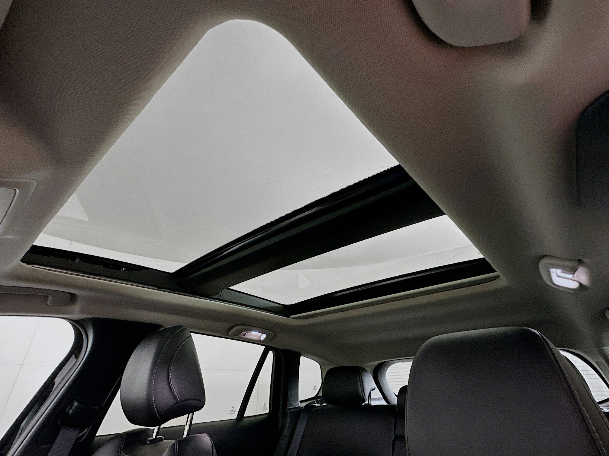 Used 2025 MAZDA CX-50 AWD 2.5 S w/ Premium Package image 25