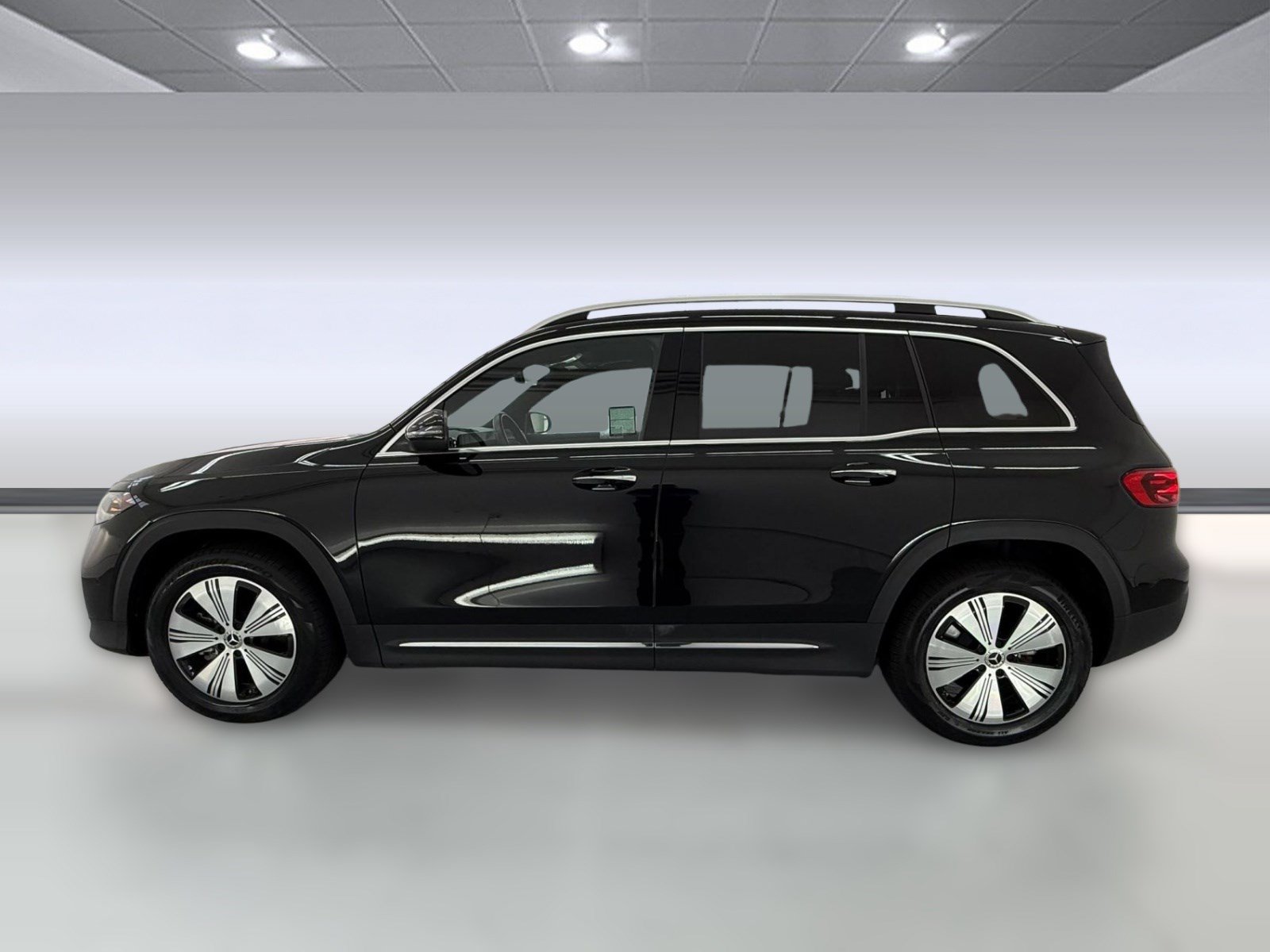 Used 2024 Mercedes-Benz EQB 250+ image 2