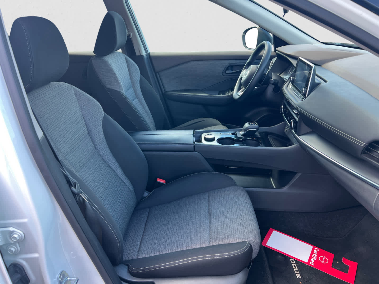 Used 2021 Nissan Rogue S image 15