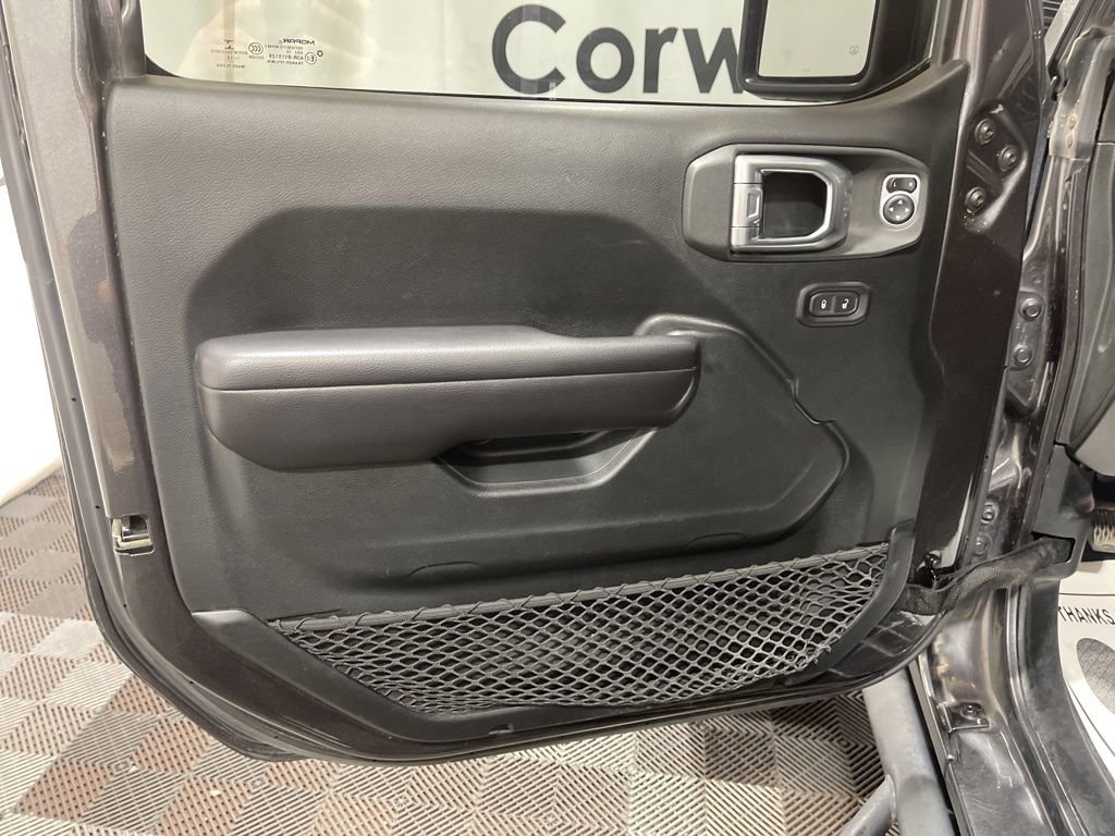 Used 2018 Jeep Wrangler Unlimited Rubicon image 18