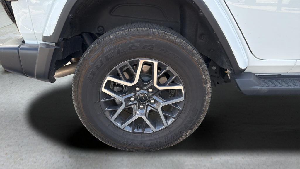 Used 2026 Jeep Wrangler Unlimited Sahara AWD/4WD image 14