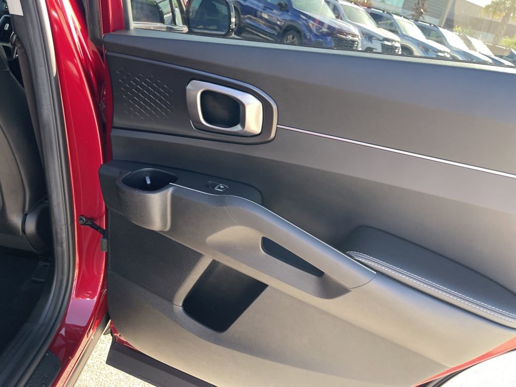 Used 2021 Kia Sorento S image 32