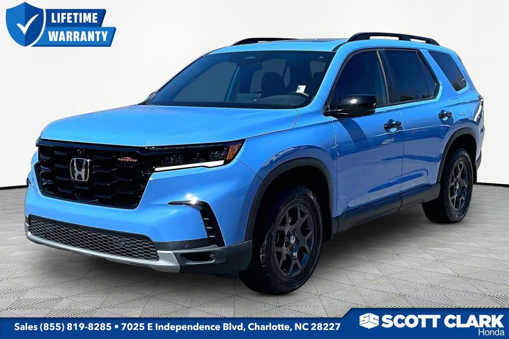 Used 2024 Honda Pilot TrailSport image 3