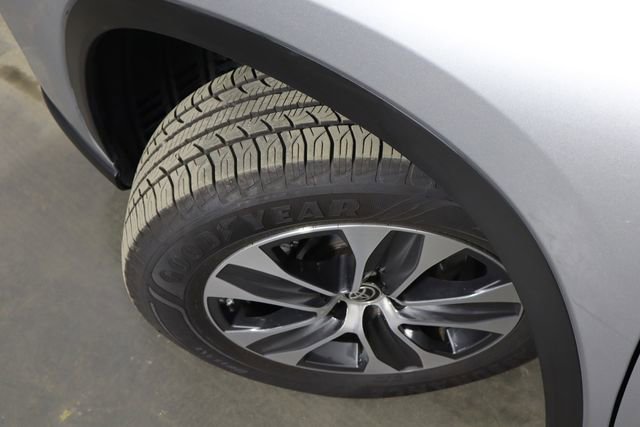 Used 2021 Toyota Highlander XLE image 40